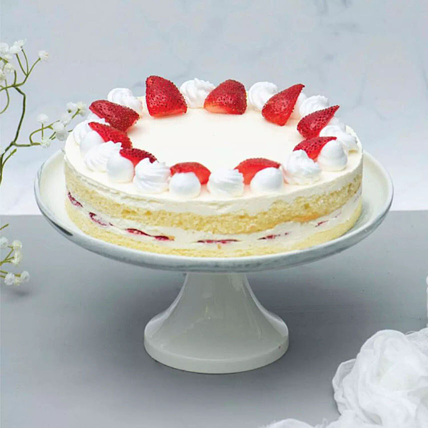 Fresh Strawberry Cake: 