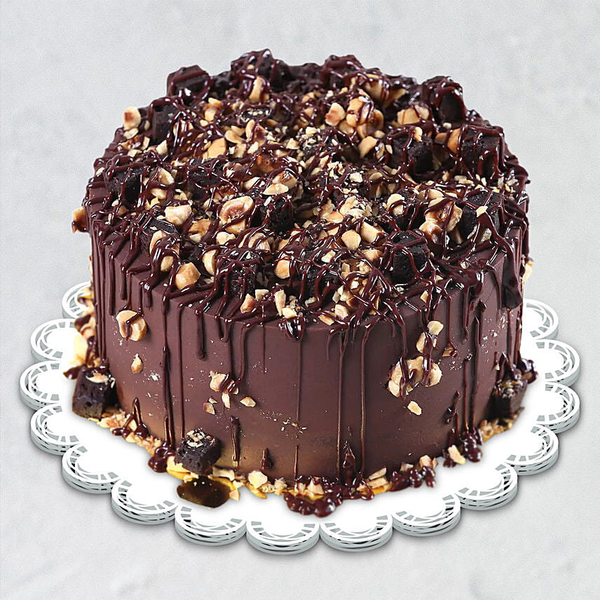 Crunchy Chocolate Delicious Hazelnut Cake Half Kg: Gift Delivery in Qatar