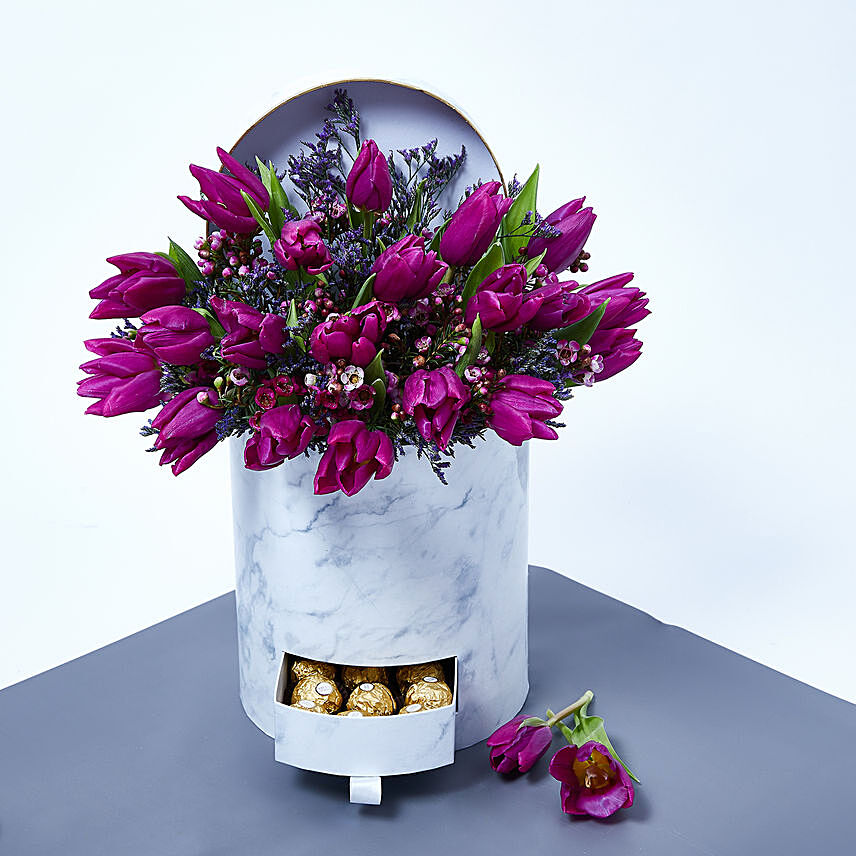 Tulips Beauty Box: Send Flowers to Qatar