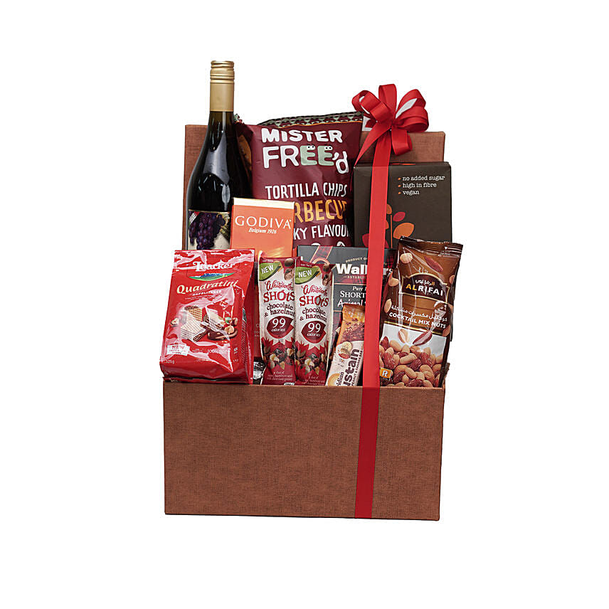 Juice & Treats Gift Box: Fathers Day Gifts to Qatar