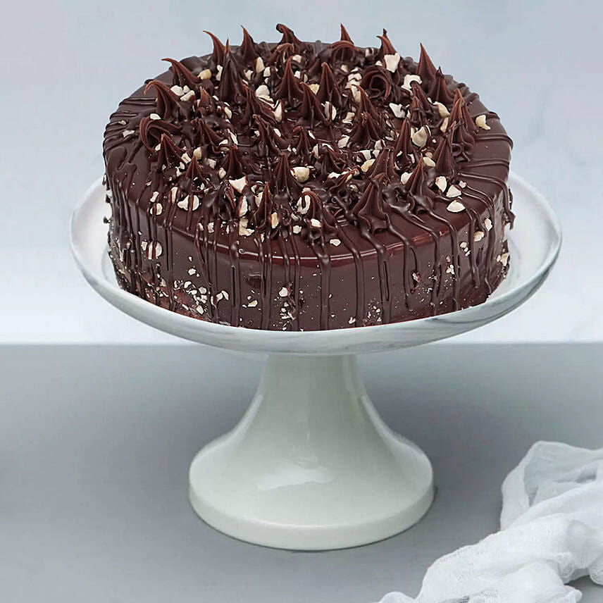 Crunchy Chocolate Hazelnut Cake: 