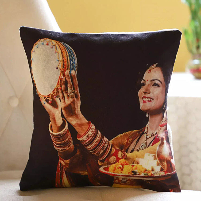 Personalised Cushion For Gorgeous Wife: أرسل هدايا مخصصة إلى قطر