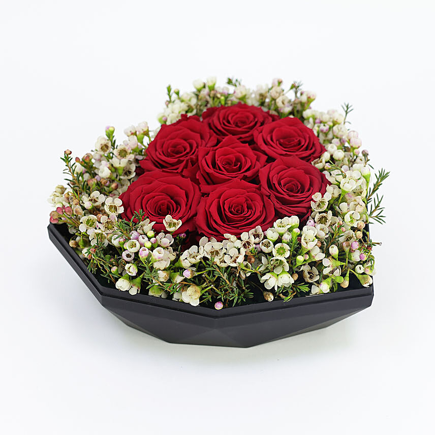 ورود فور ايفر روز حمراء في بوكس على شكل قلب: أرسل هدايا رومانسية إلى قطر