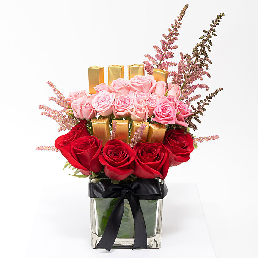 Rose Arrangement in Glass Vase: Send Flowers N Chocolates to Qatar