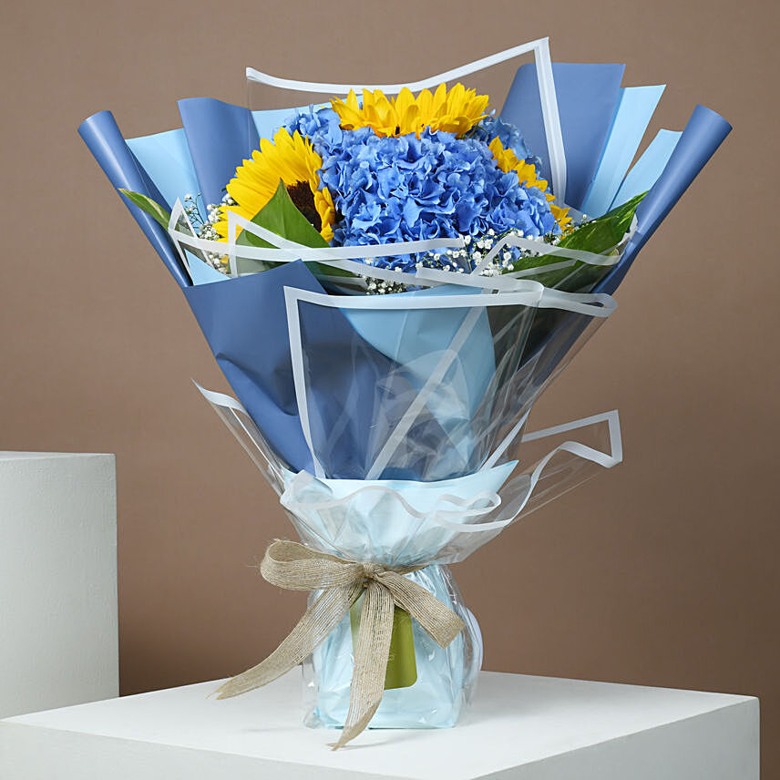 Hydrangea Bouquet with Sunflowers: 