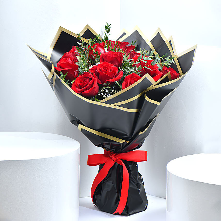 Love Expression Valentine 12 Red Roses: Valentines Gifts Delivery in Qatar