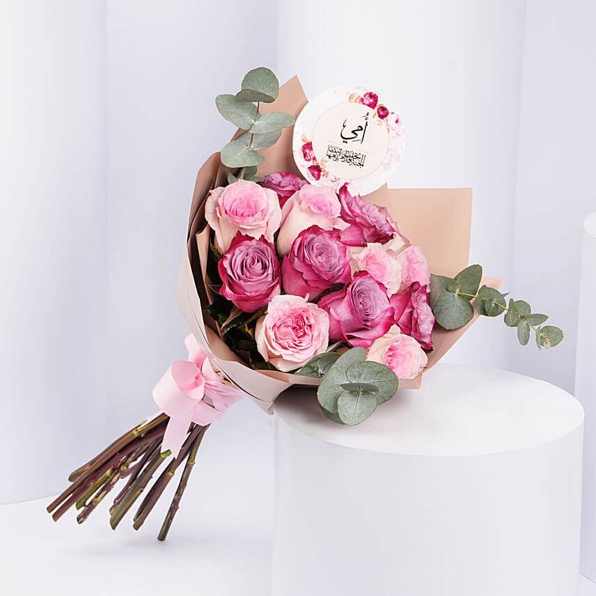 Moms Gentle Love Flowers Bouquet with Topper: توصيل ورد في قطر