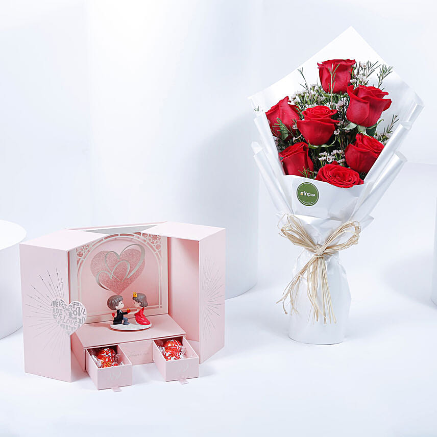 Sweet Romance Box | Red Rose Bouquet: توصيل تنسيقات هدايا في قطر