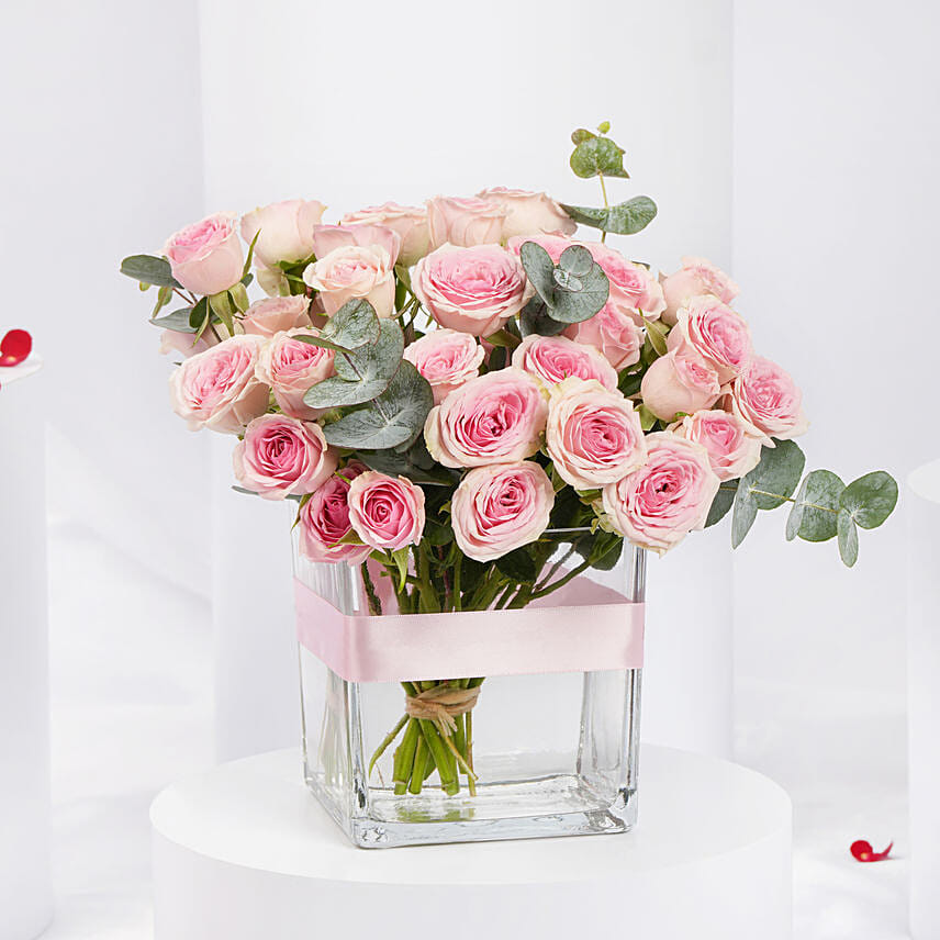 Valentine Romance Flower Arrangement: Send Mothers Day Gifts to Qatar