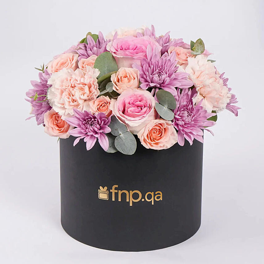 Elegant Flower Arrangement in a Black Box: Gift Delivery in Qatar