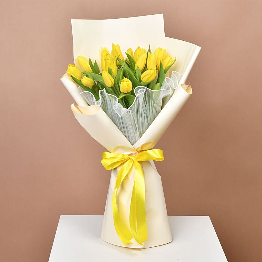 Sun kissed Tulip Trio: Send Romantic Gifts To Qatar