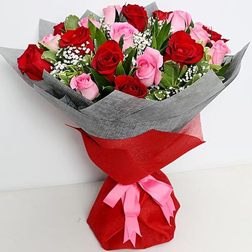 Glorious Pink N Red Roses Bouquet: Flower Delivery Riyadh