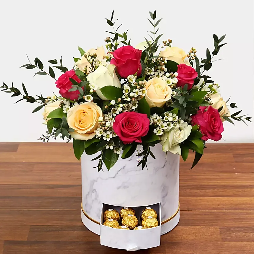 Beautiful Mixed Roses Arrangement: Send Anniversary Flowers to Saudi Arabia