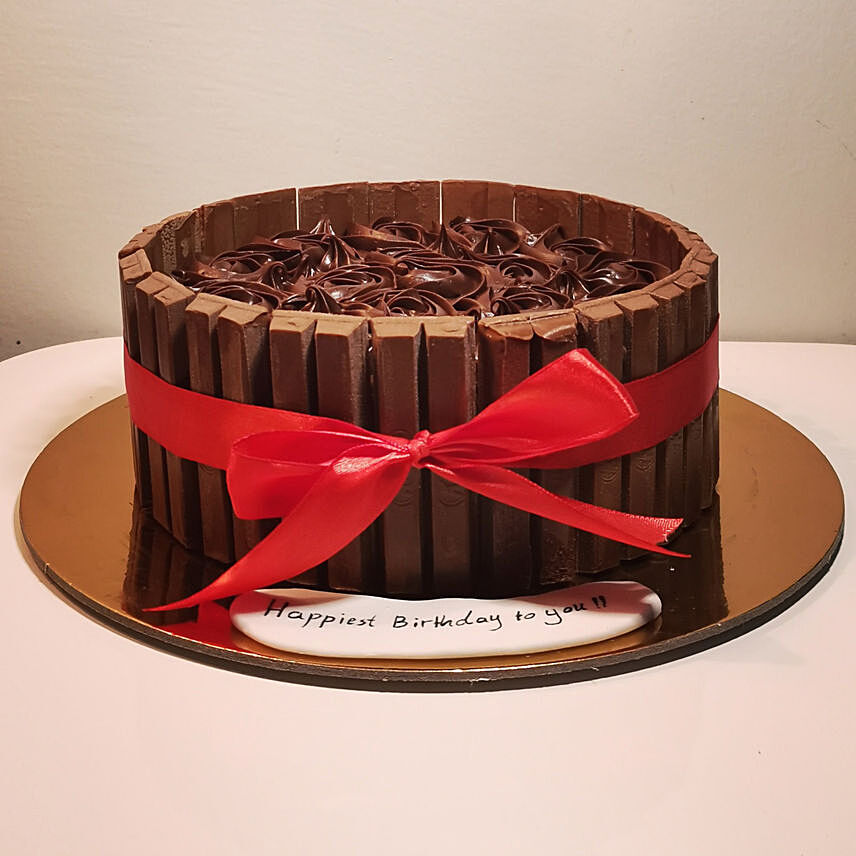 Kitkat Boundary Chocolate Cake: 