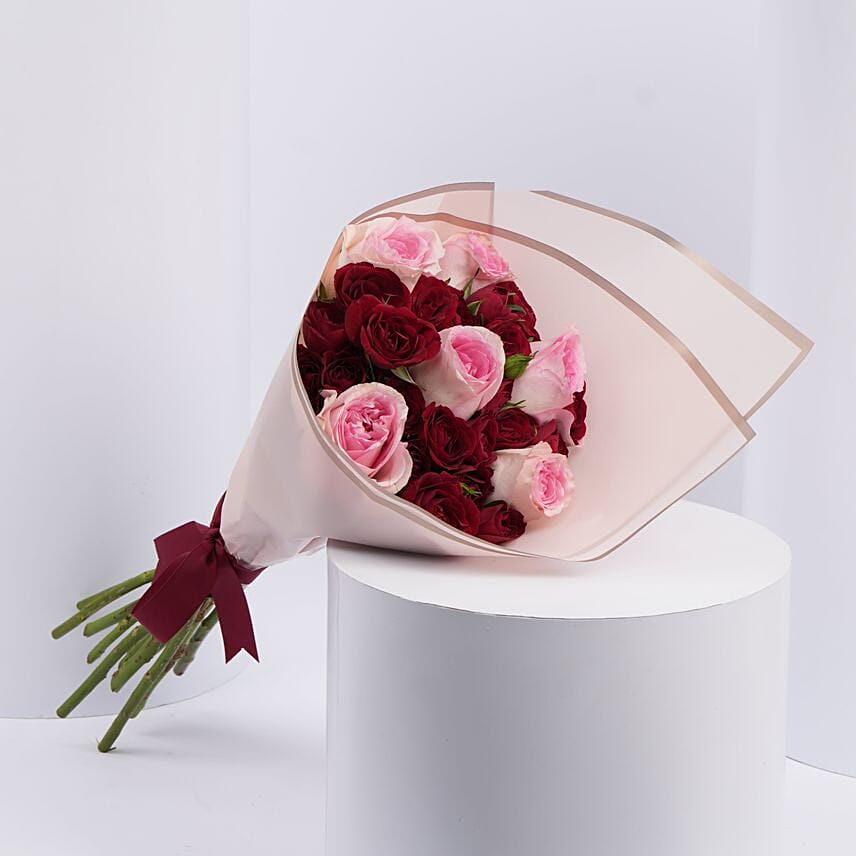 Red & Pink Roses Bouquet: Flower Delivery Saudi Arabia