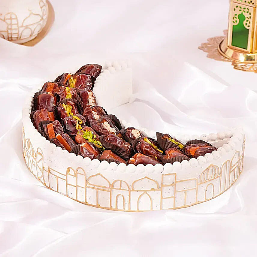 Stuffed Dates With Ramadan Crescent Platter: هدايا رمضان في السعودية