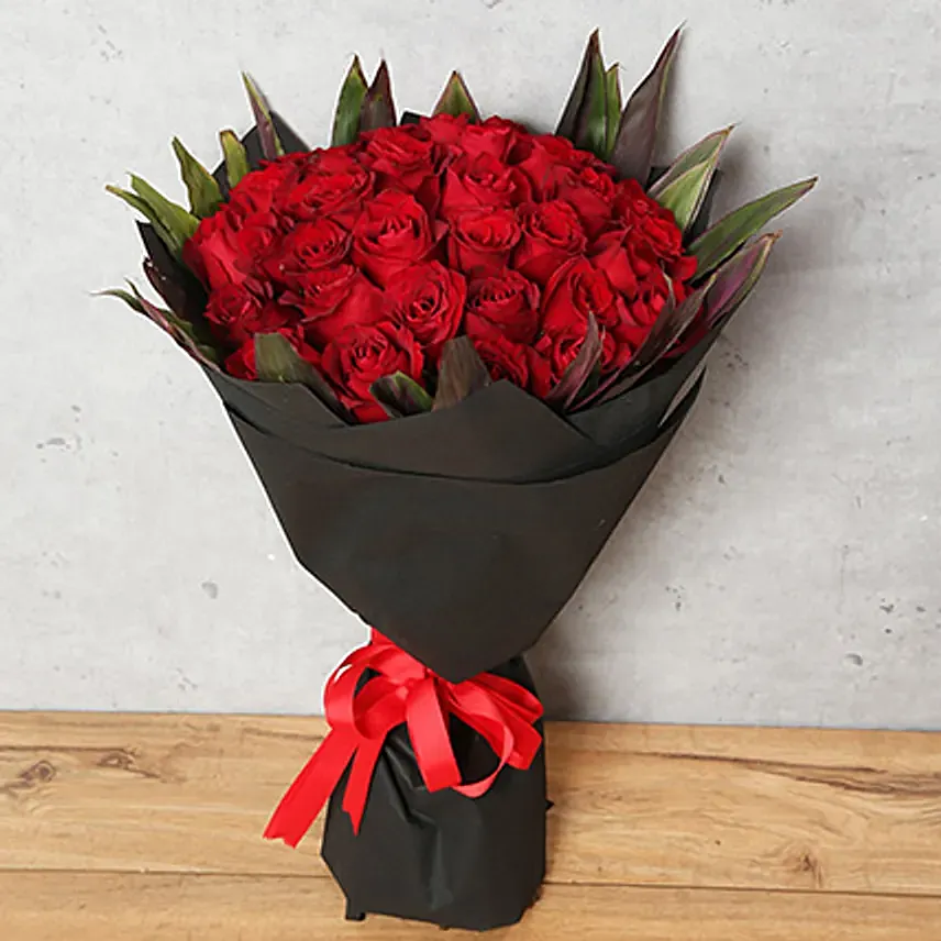 50 Red Roses Bouquet With Black Wrapping: 