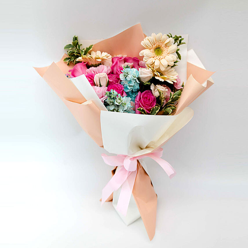 Bright And Graceful Mixed Flowers Bouquet: 