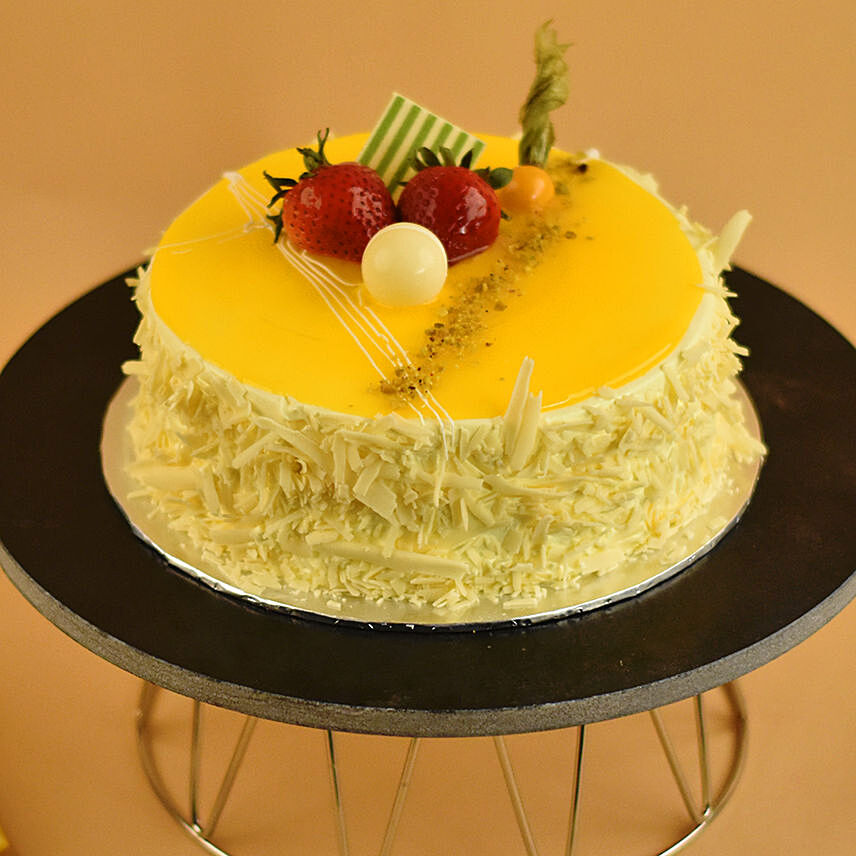 Fruity Mango Sponge Cake: 
