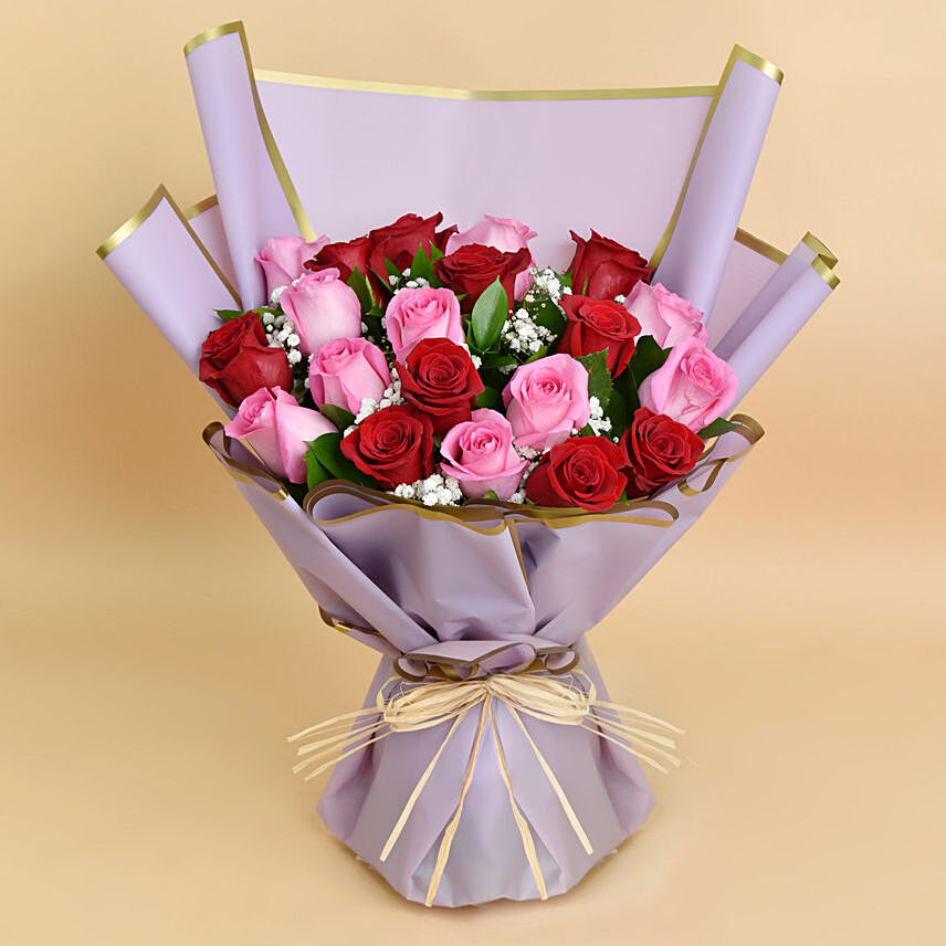 Love Expressions Pink And Red Roses Bouquet for Valentine: أرسل ورود إلى سنغافورة