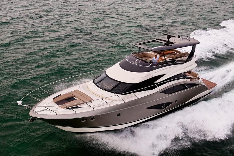yacht-on-rent-service