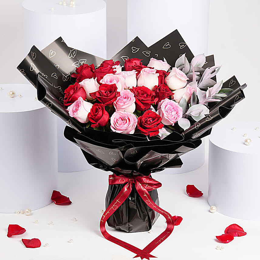 Valentine 12 Pink 12 Red Roses Bouquet Valentine 12 Pink 12 Red Roses Bouquet: Gifts to Manama