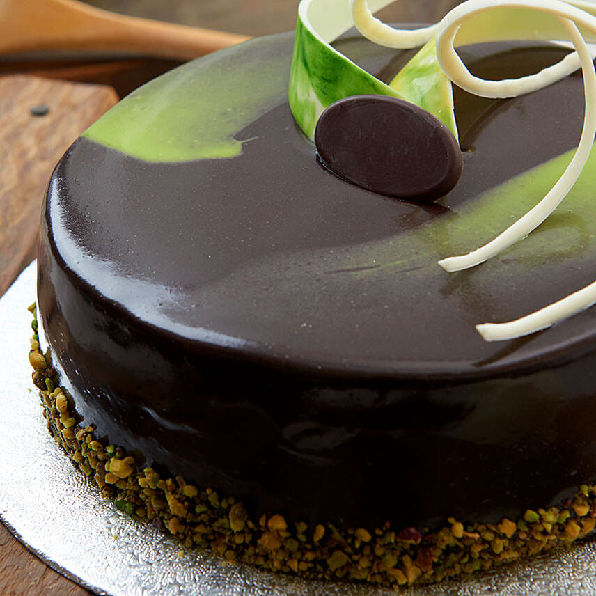 Chocolate Pistachio Cake Half Kg