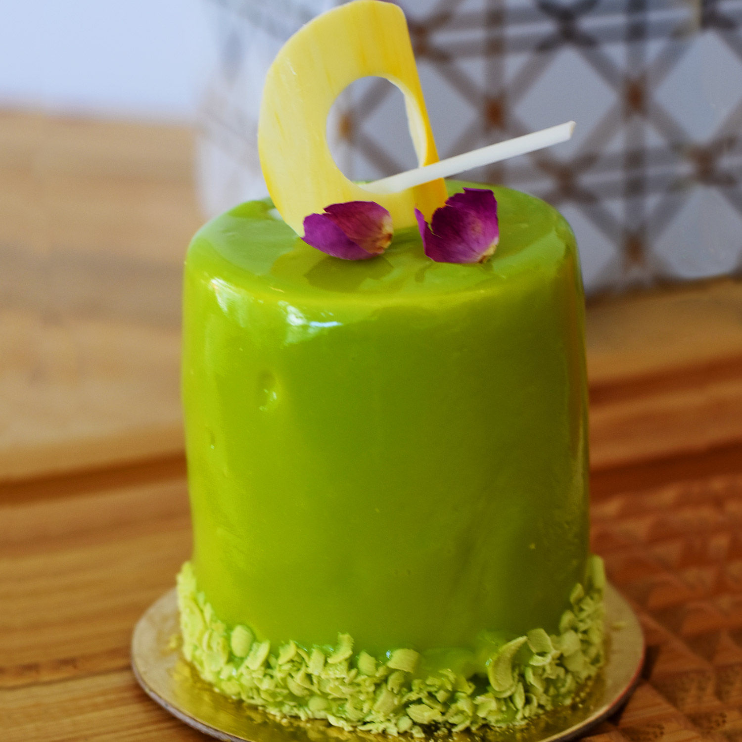 Online Mini Pure Pistachio Cake Gift Delivery in Bahrain FNP