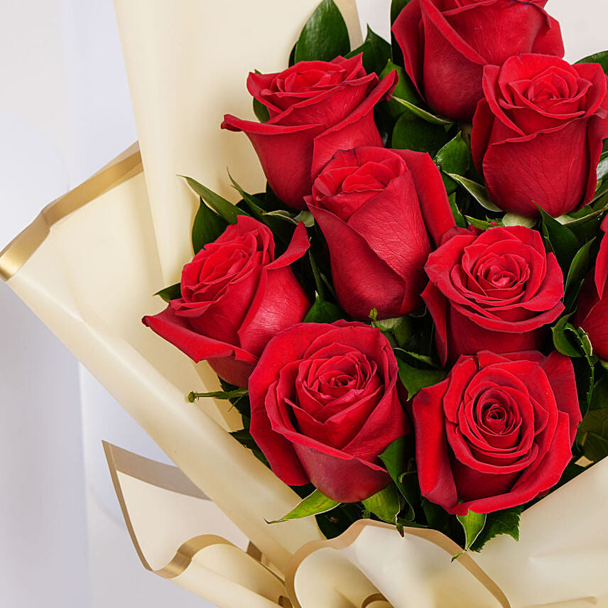 Online Love Expression Valentine 9 Roses Gift Delivery in Egypt FNP