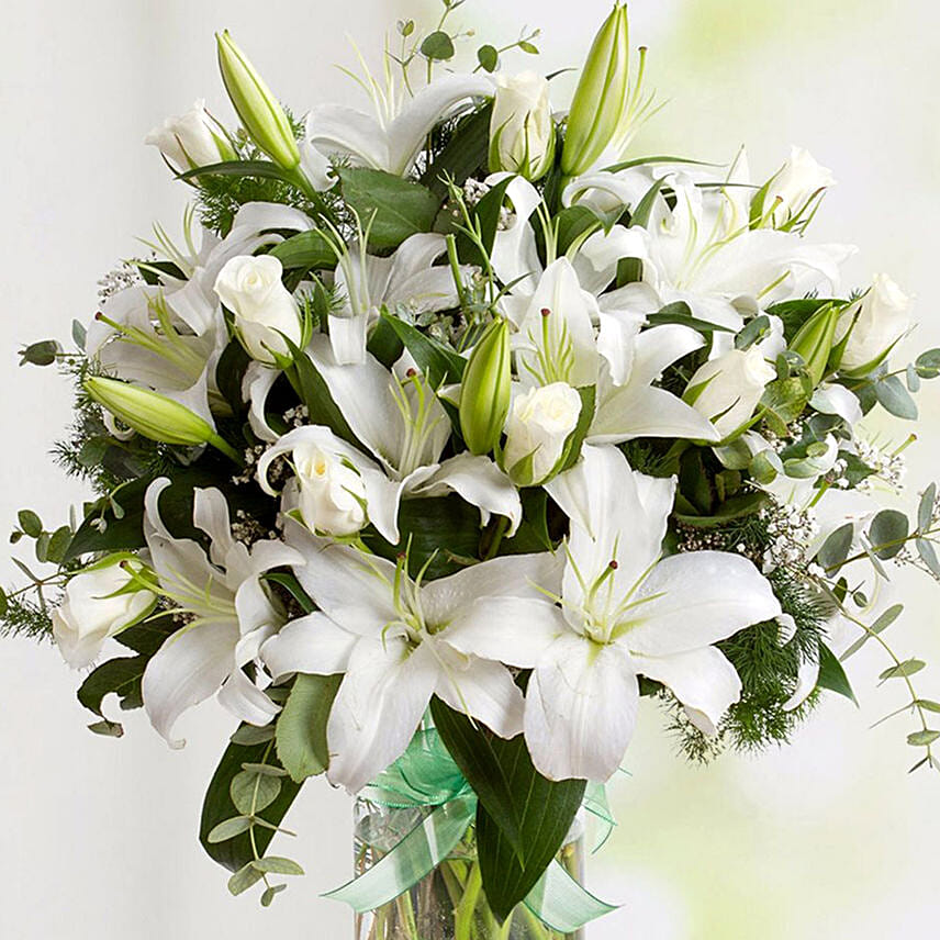 Delightful Mixed Flowers Arrangement