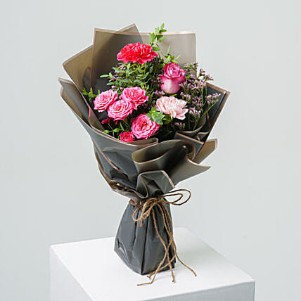 Token Of Affections: Send Flowers to Egypt