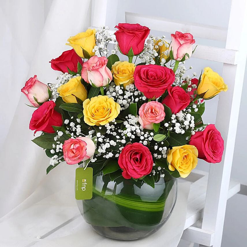 Blissful Mixed Roses Glass Vase Arrangement