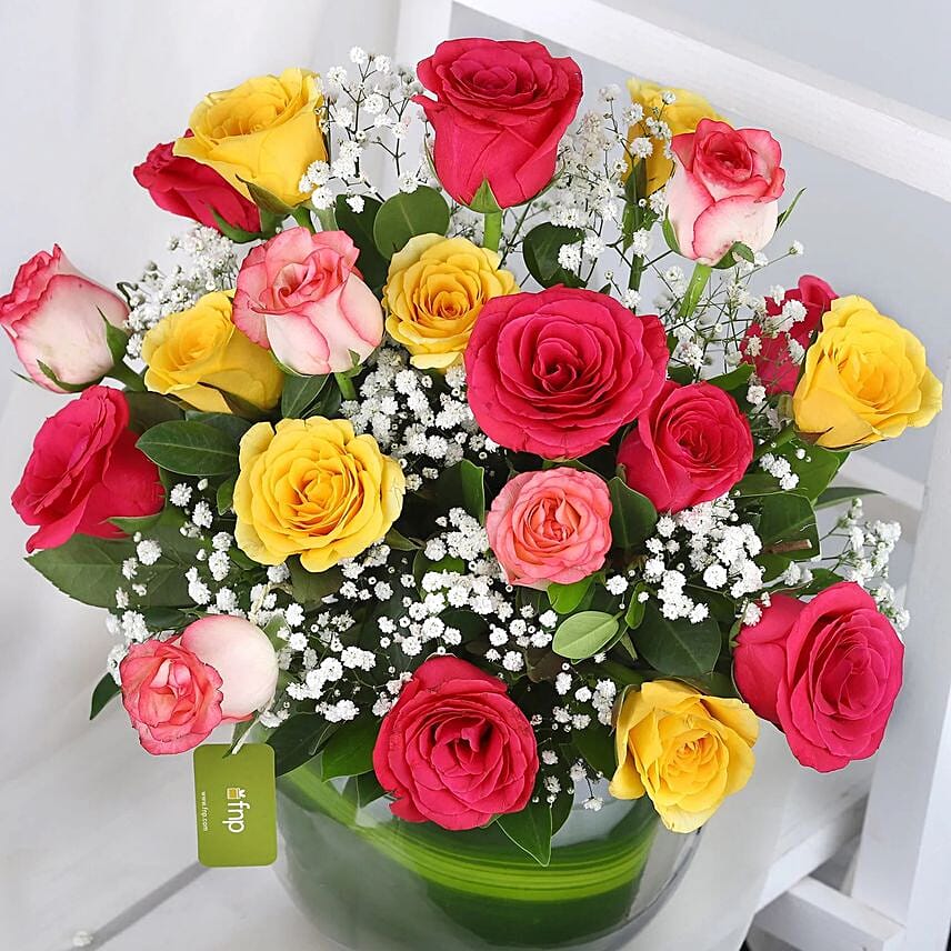 Blissful Mixed Roses Glass Vase Arrangement
