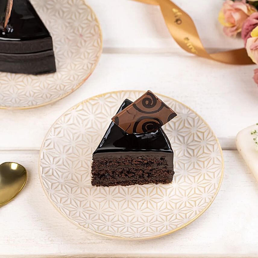 Decorated Chocolate Truffles Cake 1 Kg