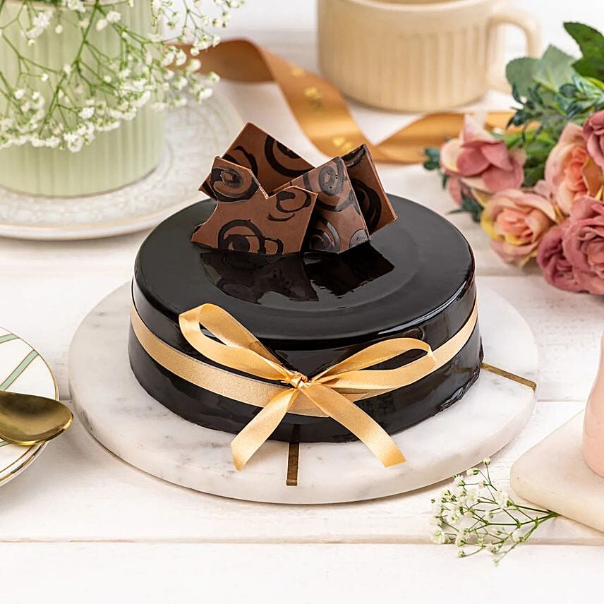 Decorated Chocolate Truffles Cake Half Kg