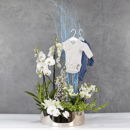 هدية مولود جديد صبي مميزة مرتبة مع ورود فاخرة: kuwait/gifts/get-well-soon