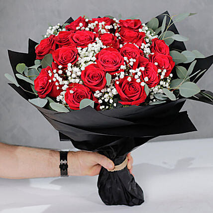 Red roses bouquet: Send Valentines Day Gifts to Kuwait