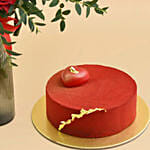 12 وردة حمراء في فازة مع كيك شوكولاته