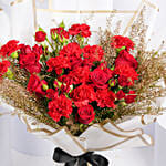 ورد عيد الحب - باقة ورد جوري وقرنفل أحمر في غلاف أبيض