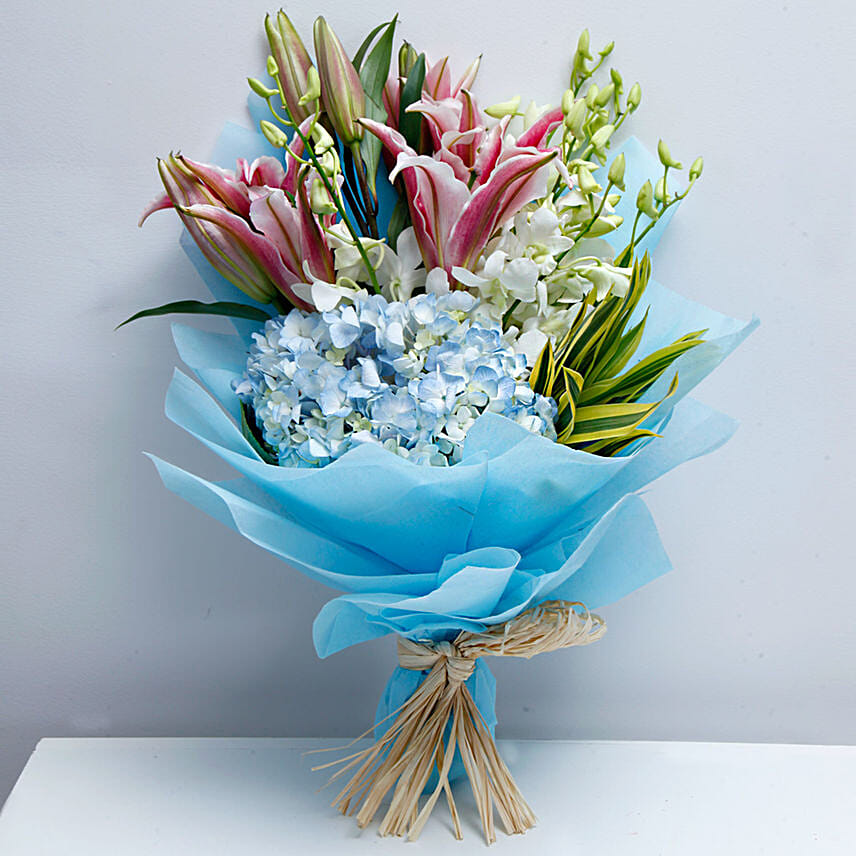 Mixed Flowers Arrangment Online