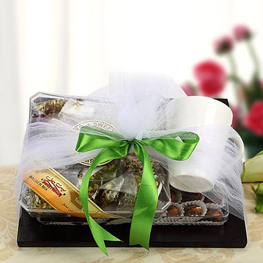 Classic Dates Hamper