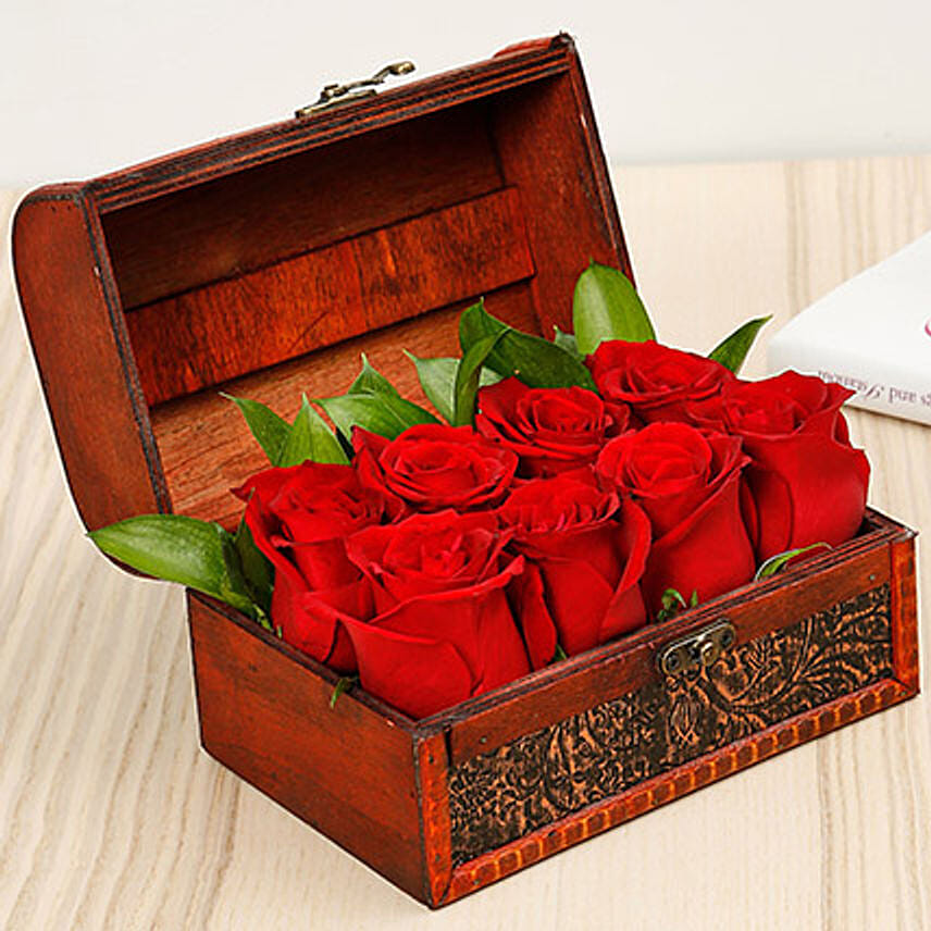 8 Red Roses Treasured Box