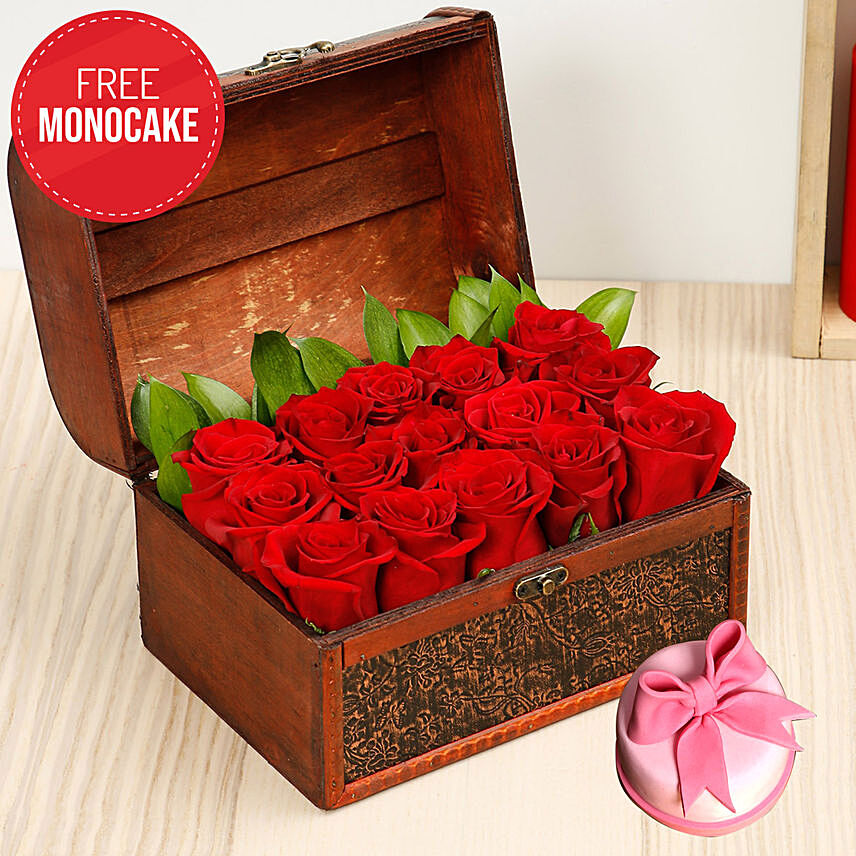 Box Of Red Roses and Free Mono Cake