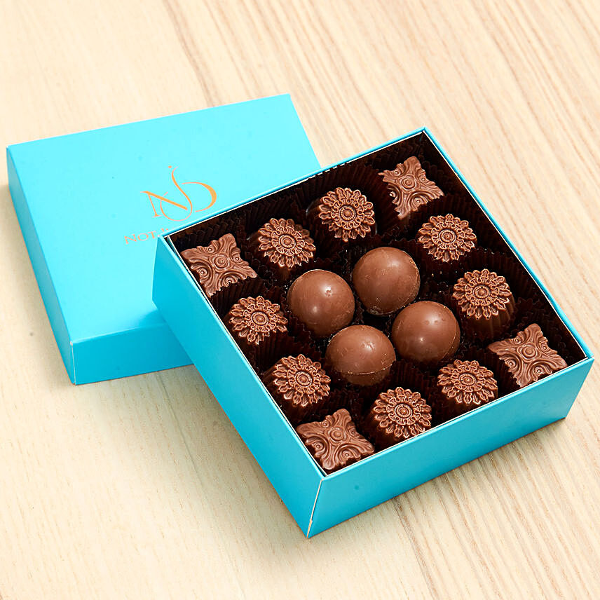 Assorted 16 Pcs Chocolate Box