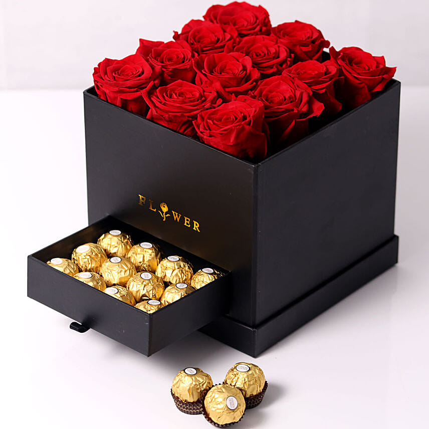 Forever Red Roses With Rochers In Box