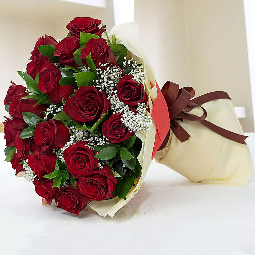 Romantic Red Roses Bunch