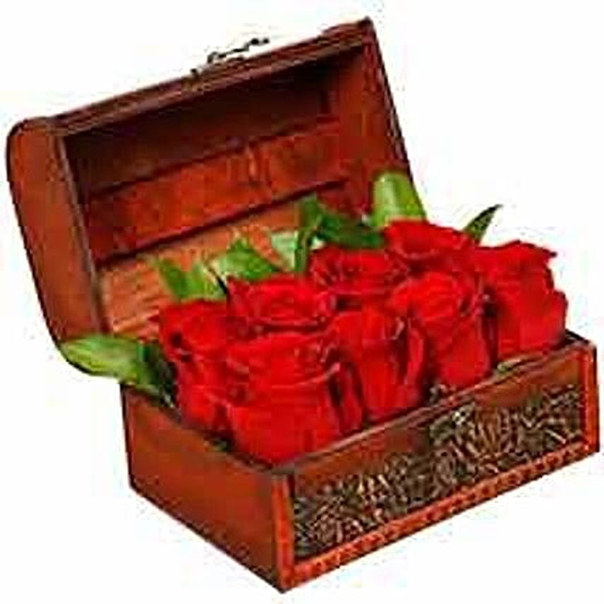 Online 8 Red Roses in the Box Gift Delivery in UAE FNP