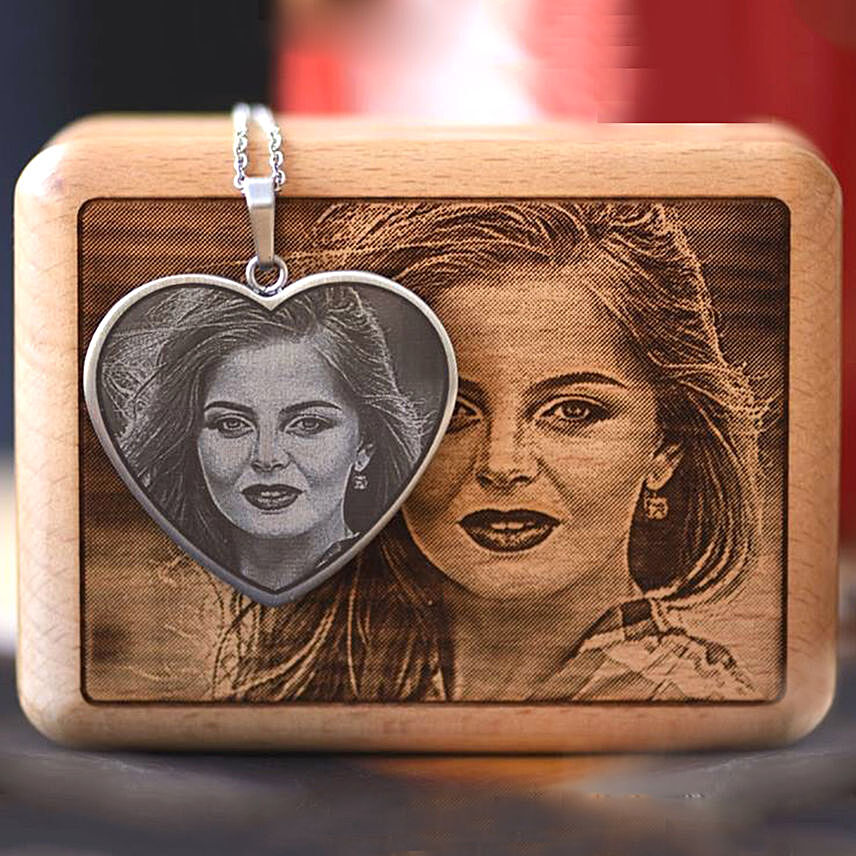 Personalised Engraved Steel Keychain And Photo Box