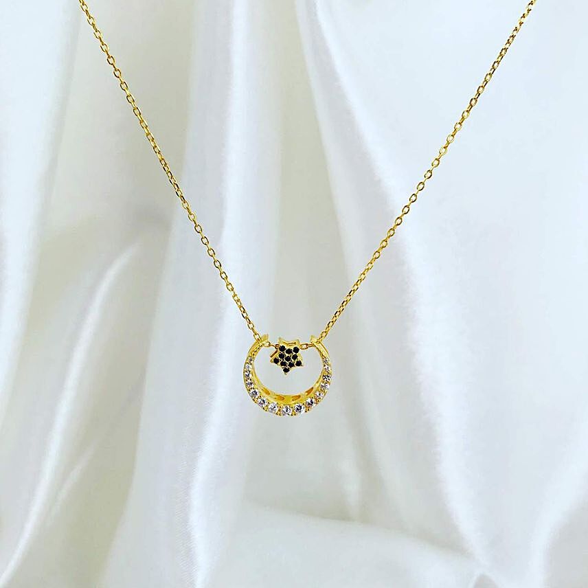 12 Ways to Wear Crescent Moon Necklace