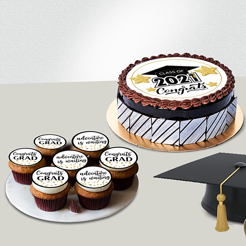 Graduation Cake and Cupcakes